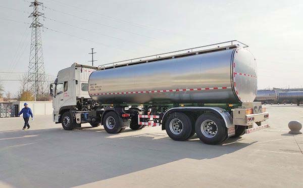 25吨牵引奶罐车